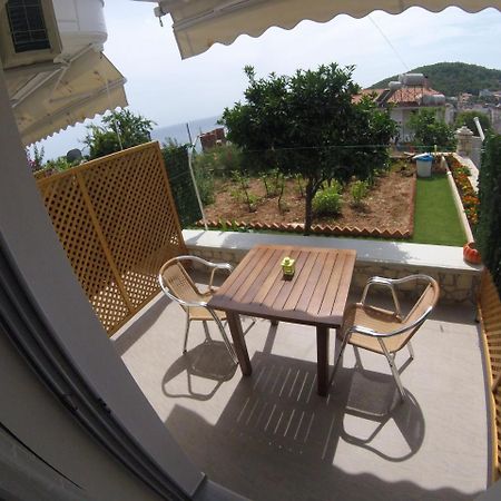 Riviera Rooms Himare Eksteriør bilde
