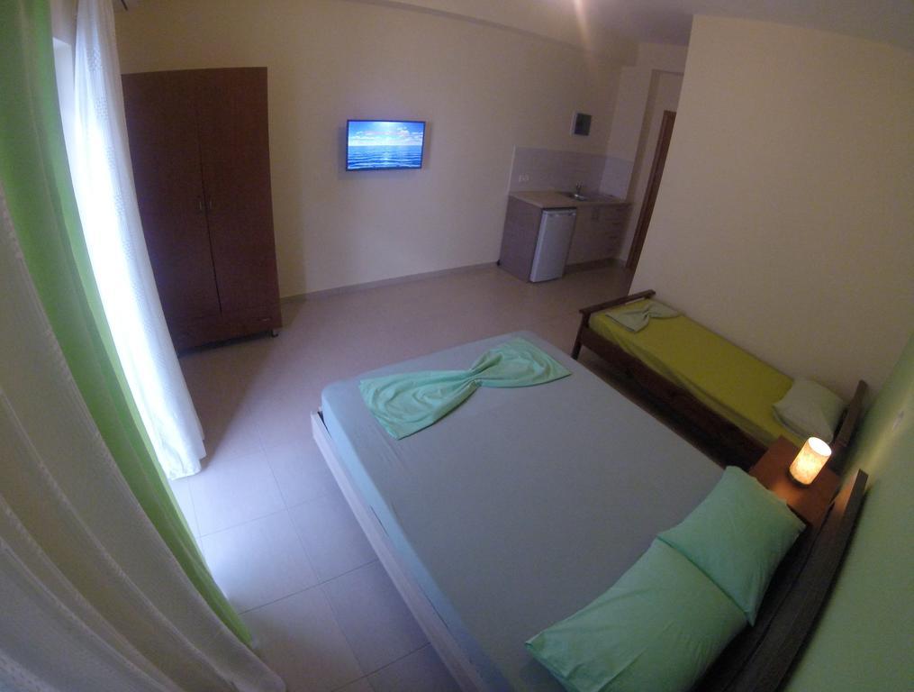 Riviera Rooms Himare Eksteriør bilde