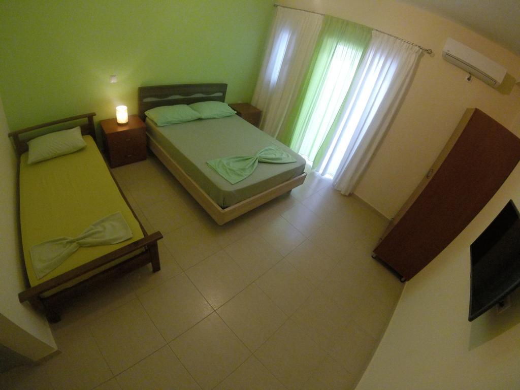 Riviera Rooms Himare Eksteriør bilde