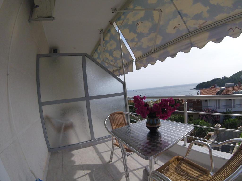 Riviera Rooms Himare Eksteriør bilde