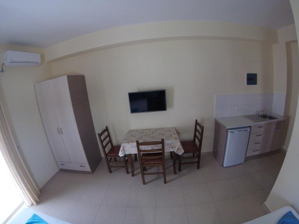 Riviera Rooms Himare Eksteriør bilde