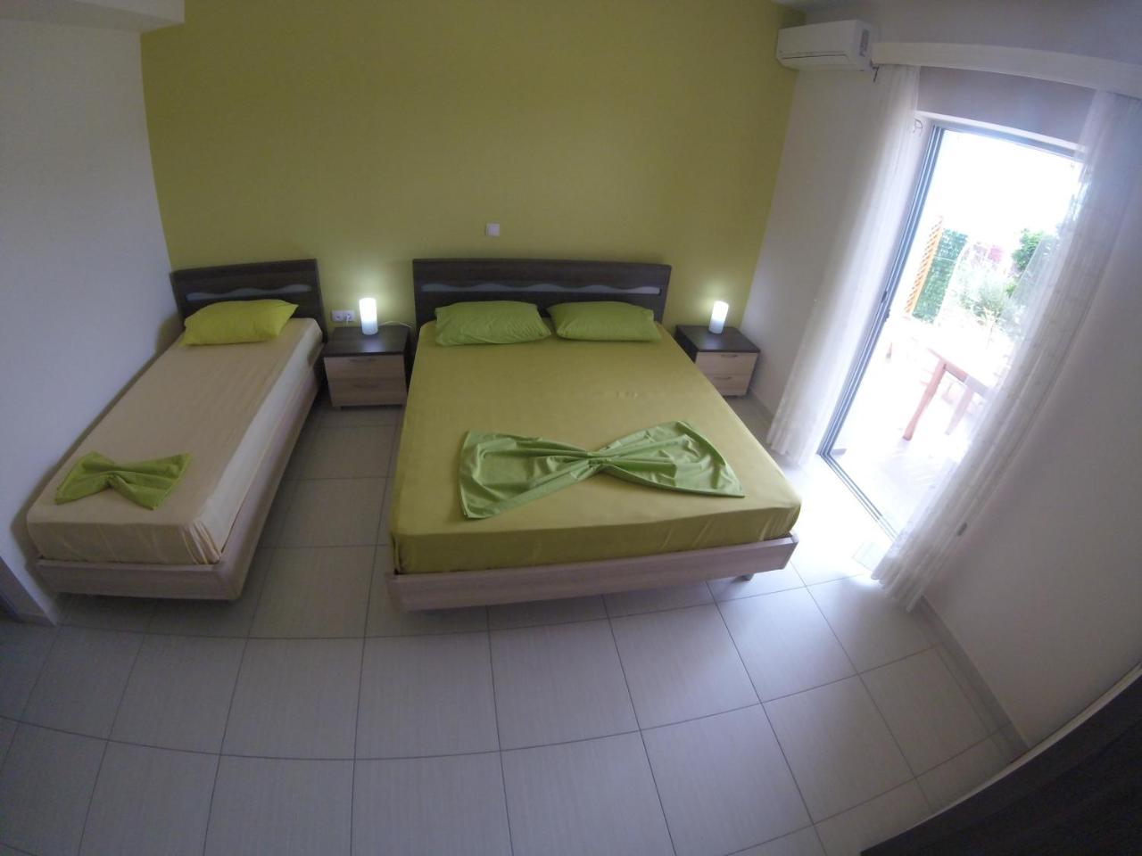 Riviera Rooms Himare Eksteriør bilde