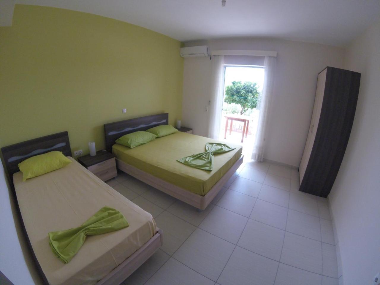 Riviera Rooms Himare Eksteriør bilde