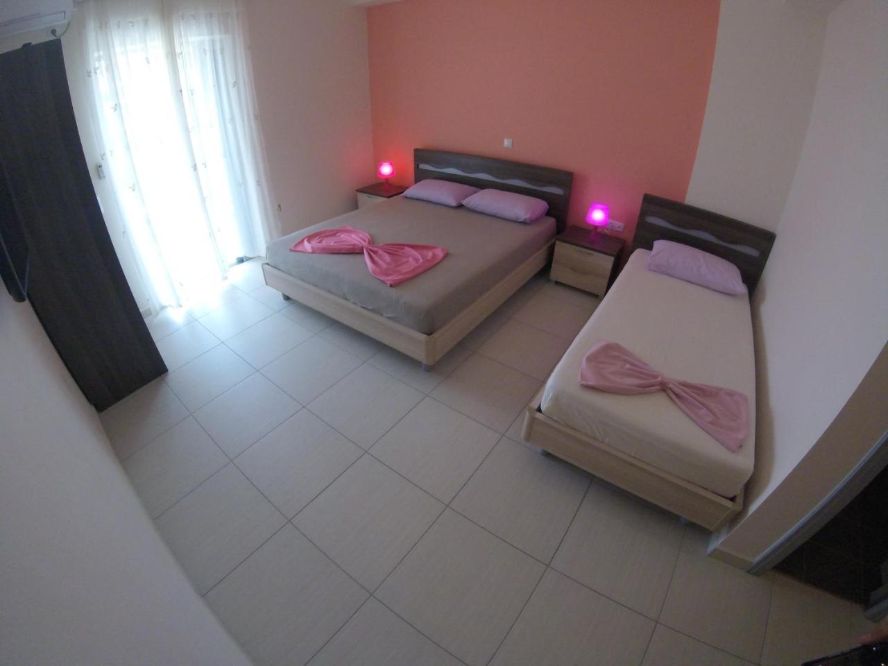 Riviera Rooms Himare Eksteriør bilde